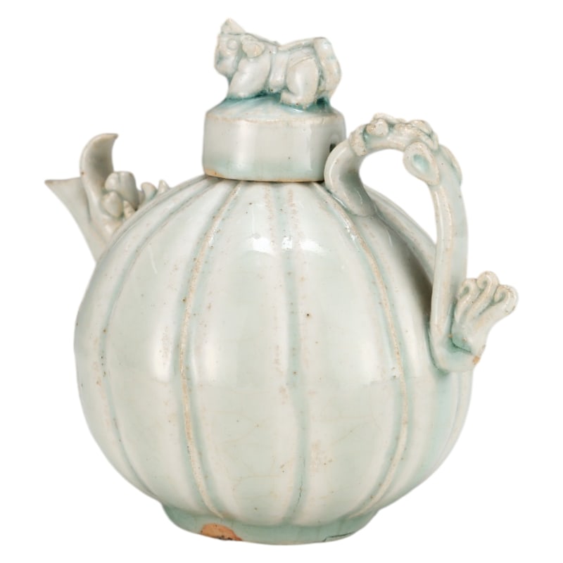 TIBETAN SONG DYNASTY HUTIAN KILN EWER: Height: 13.5 cm. Diameter: 15.5 cm.