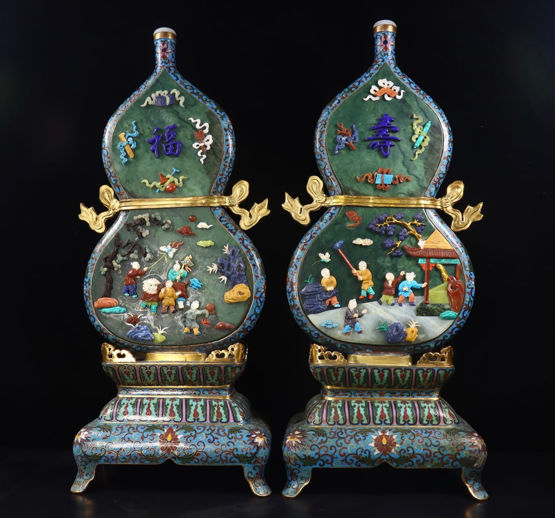 CLOISONNÉ GOURD HANGING SCREEN: It measures 60 cm in height, 25.5 cm in length, and 16.5 cm in width, with a total weight of 9040 grams.