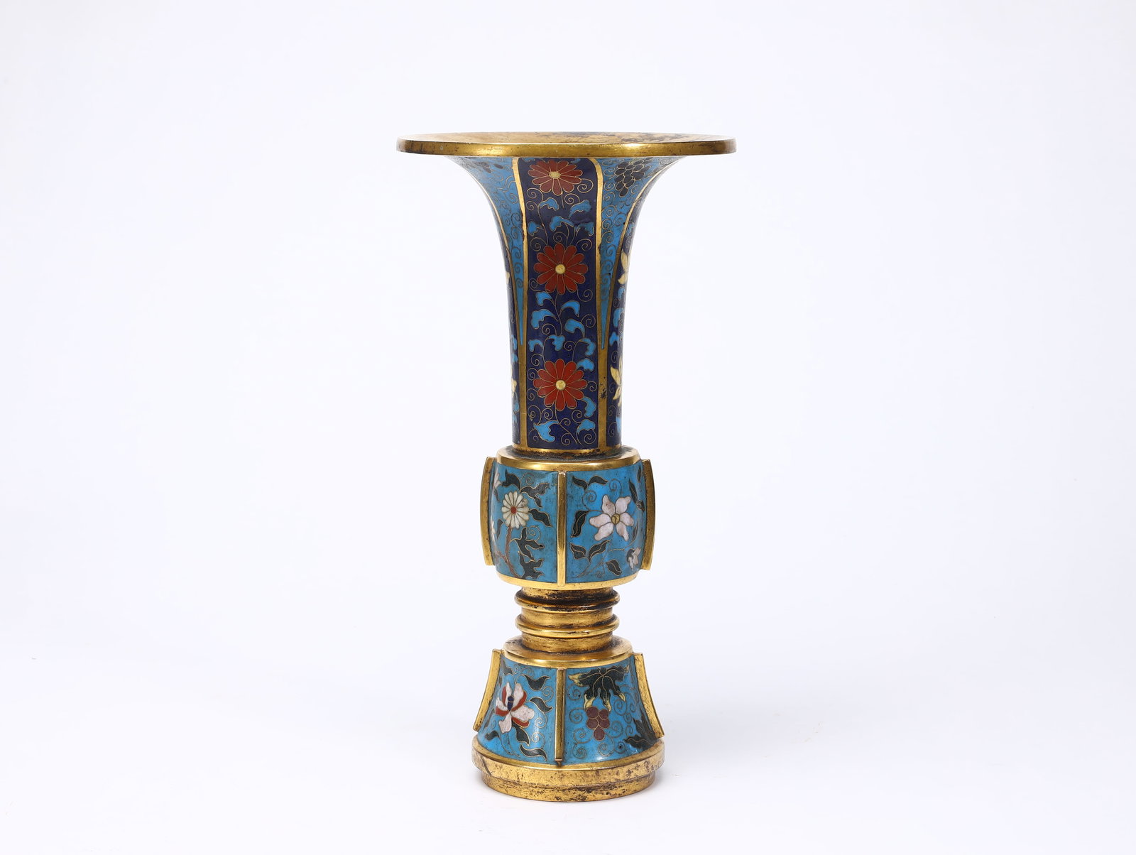 16TH CENTURY MING DYNASTY CLOISONNÉ ENAMEL: Diameter 15cm, height 29.3cm