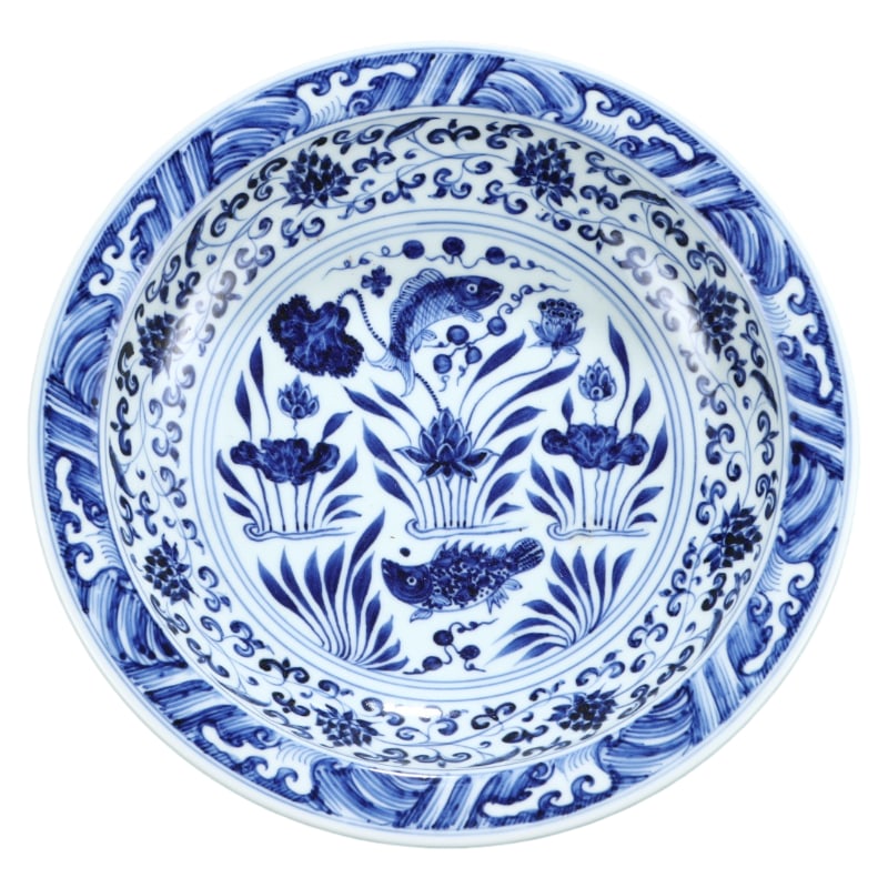 BLUE AND WHITE PORCELAIN STEM PLATE WITH INTERTWINED FLORAL PATTERNS (1 of 7)