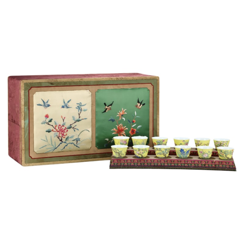 A SET OF FAMILLE ROSE TWELVE FLOWER GODDESS CUPS: Height: 4.8 cm. Belly diameter: 6.5 cm.