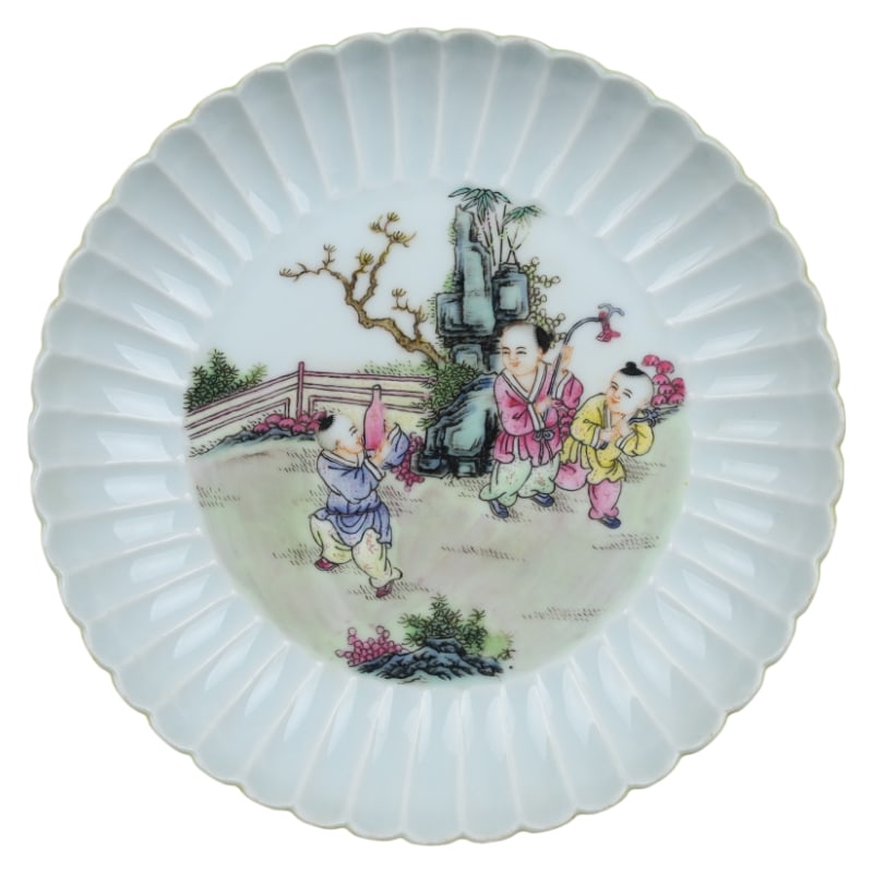 PALE ENAMEL BAMBOO SHOOT PLATE WITH CHILDREN AT PLAY: Height 3.2cm, diameter 15.3cm.