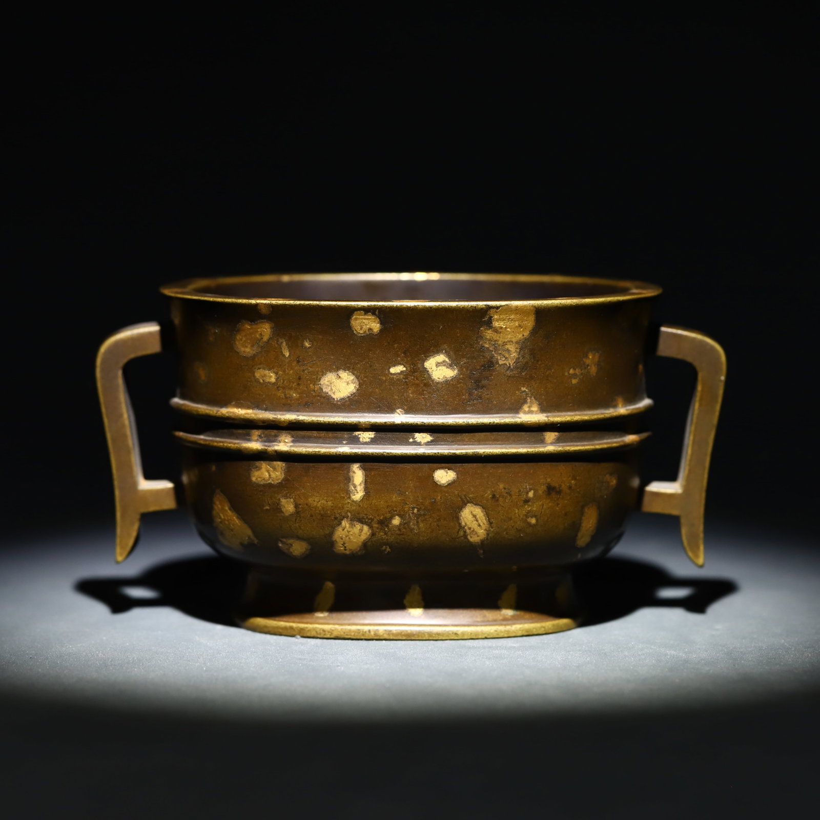 QING DYNASTY GILDED BRONZE INCENSE BURNER WITH HALBERD HANDLES: Dimensions: 14.6 × 10 cm Weight: 1112.3 grams