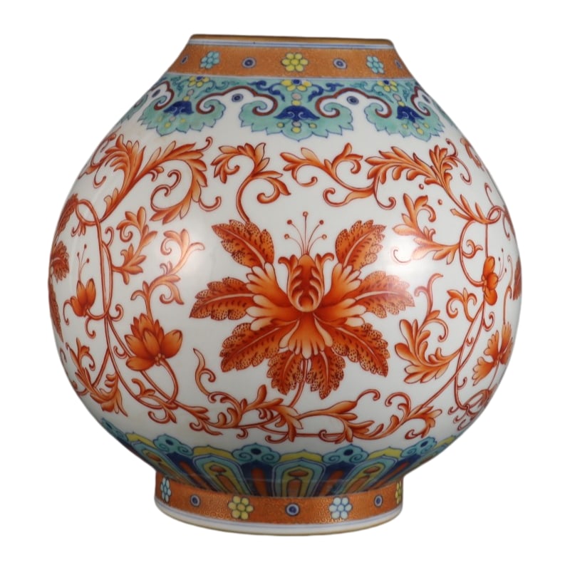 A QIANLONG PERIOD DOUCAI (ENAMEL OVERGLAZE) VASE WITH IRON-RED DECORATION.: Height 25cm, Belly diameter 22cm, Mouth diameter 10cm