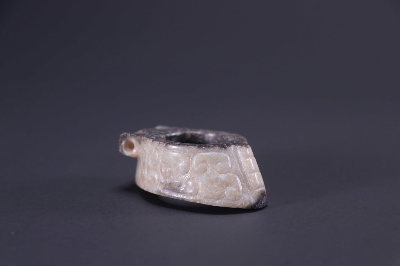 ANCIENT JADE WITH INTERLOCKING PATTERNS - 3