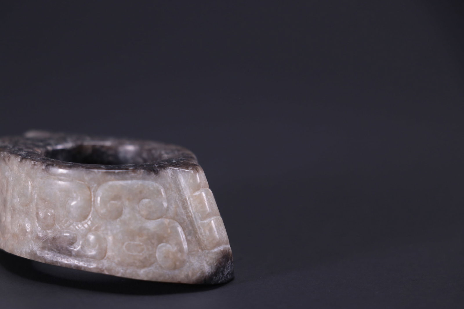 ANCIENT JADE WITH INTERLOCKING PATTERNS - 4