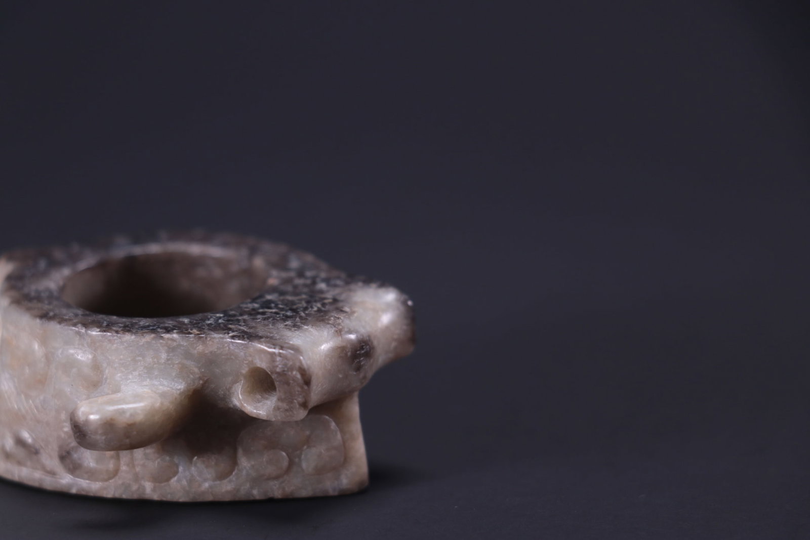 ANCIENT JADE WITH INTERLOCKING PATTERNS - 6