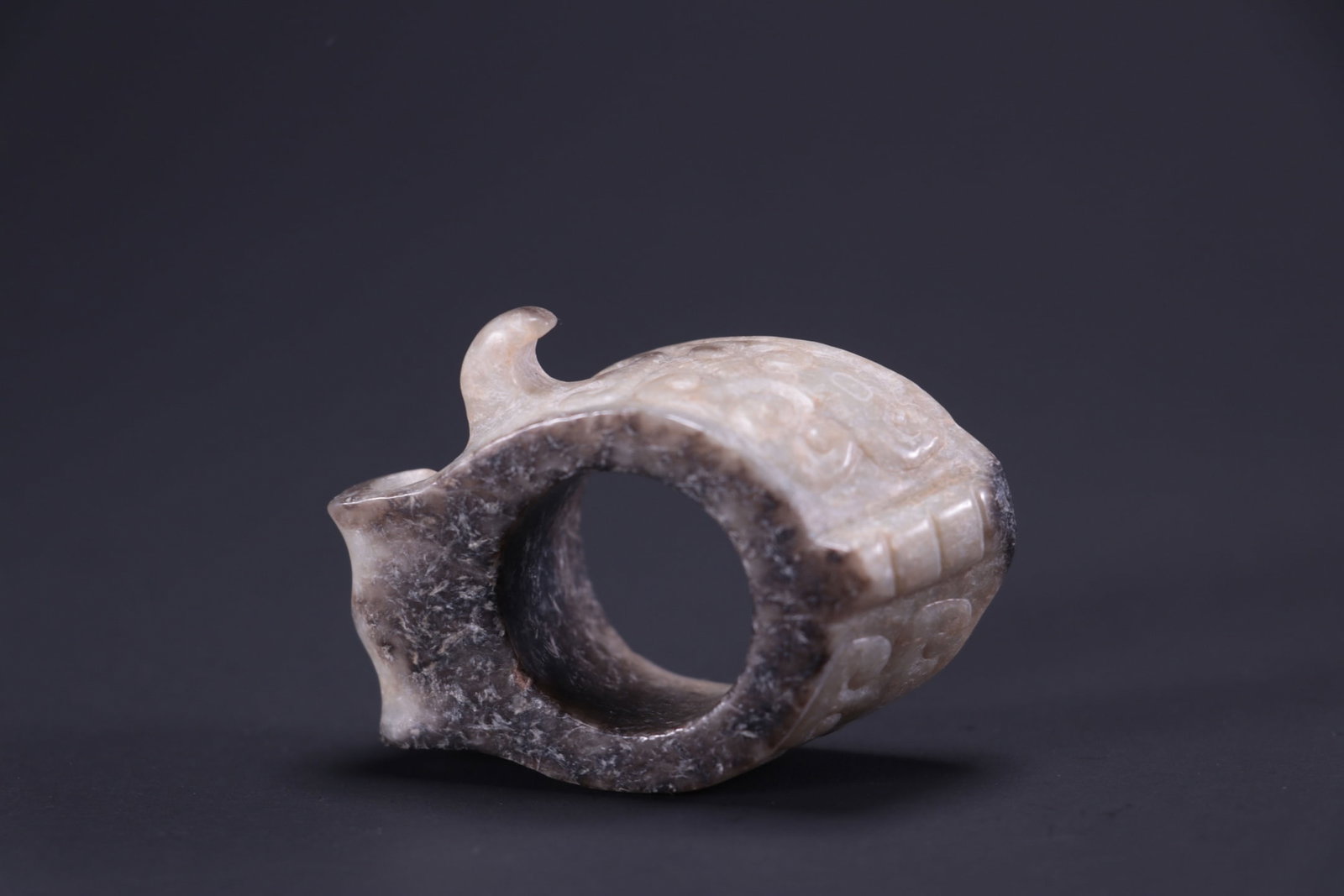 ANCIENT JADE WITH INTERLOCKING PATTERNS - 7