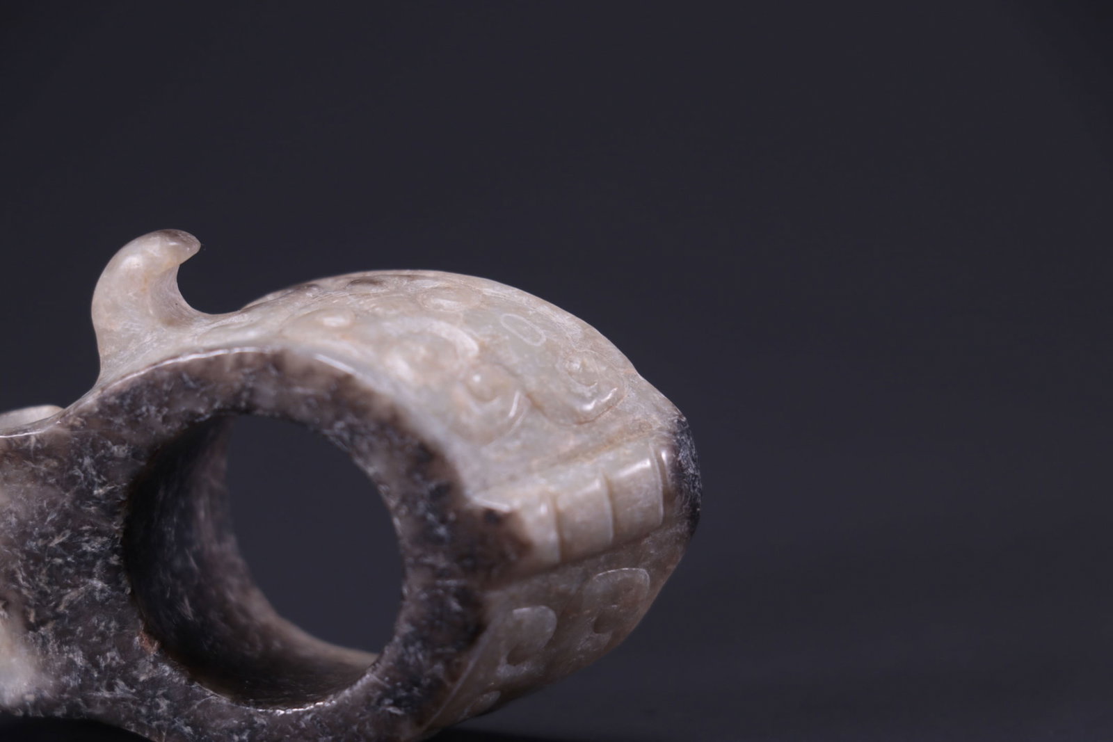 ANCIENT JADE WITH INTERLOCKING PATTERNS - 8