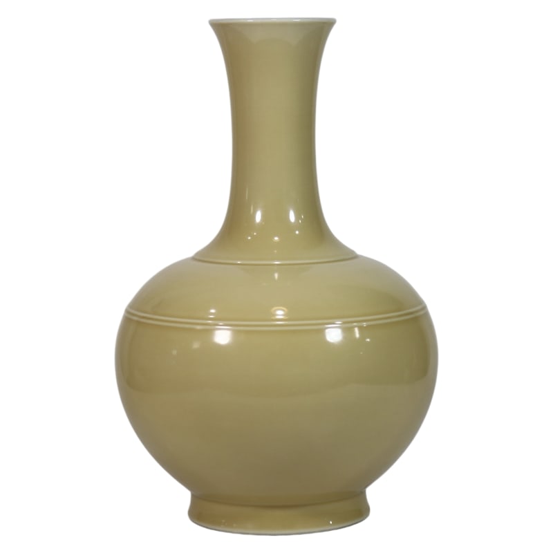 A PALE YELLOW GLAZED VASE MADE DURING THE YONGZHENG PERIOD OF THE QING DYNASTY: Height 34.8 cm, belly width 21 cm