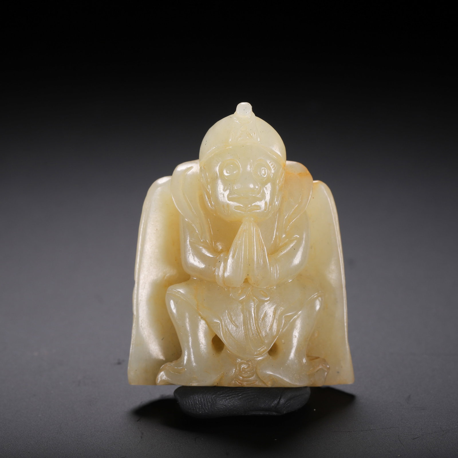 HETIAN JADE DAPENG GOLDEN WINGED BIRD: Width 4cm, Height 5cm