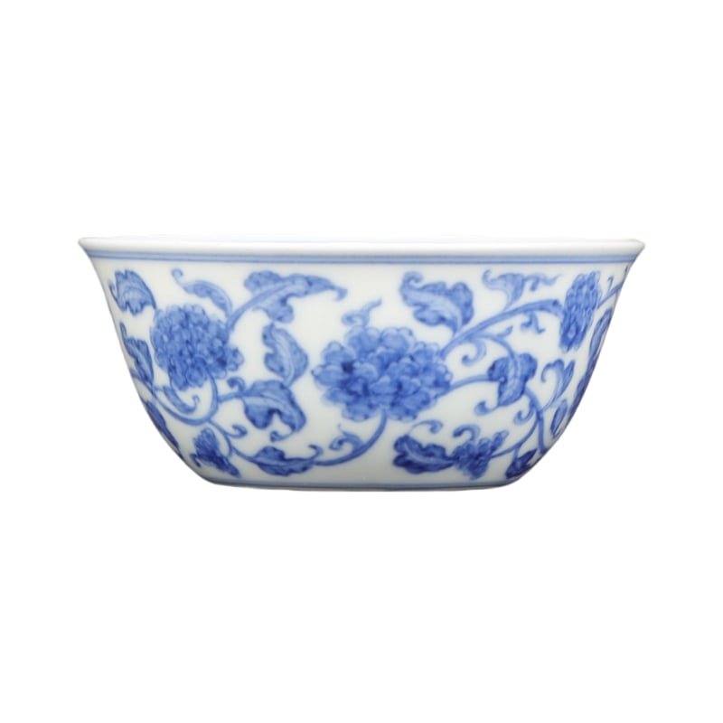 MING DYNASTY CHENGHUA BLUE AND WHITE PORCELAIN CUP WITH INTERTWINED FLORAL PATTERN: Height 4.3 cm, Diameter 10 cm