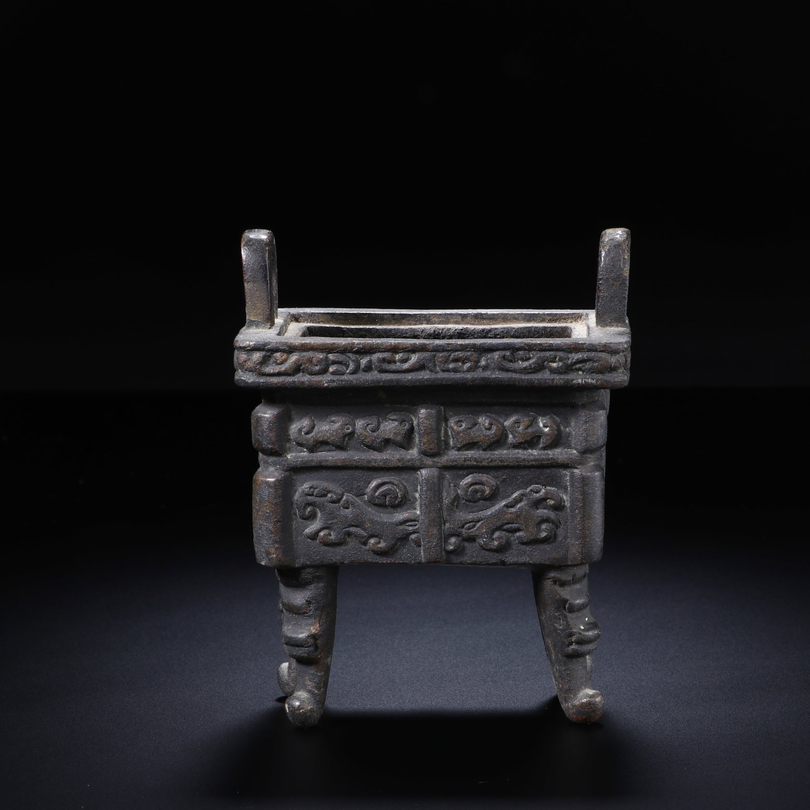 BRONZE FURNACE: Height 9.2cm, Width 7.3cm