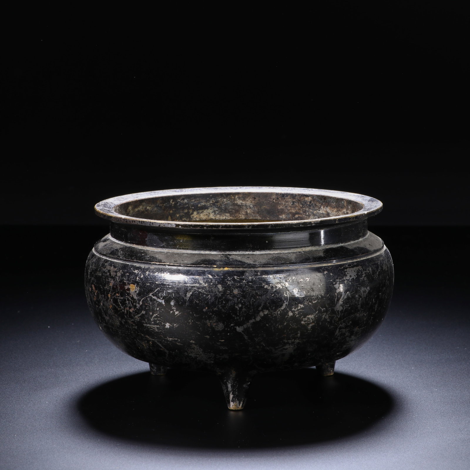 BRONZE FURNACE: 7cm high, 11cm wide