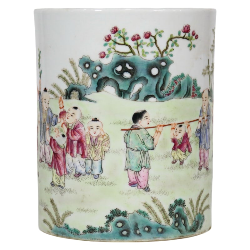 PASTEL BABY PLAYING PATTERN BRUSH HOLDER (1 of 9)