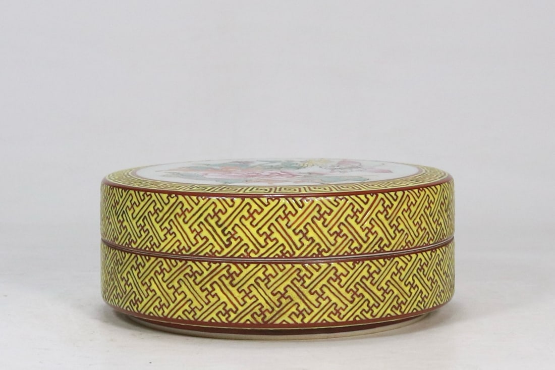 FLORAL PATTERN COVERED BOX - 2