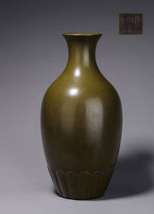 A TEADUST-GLAZED PORCELAIN VASE, ShangPing.: A TEADUST-GLAZED PORCELAIN VASE, ShangPing.