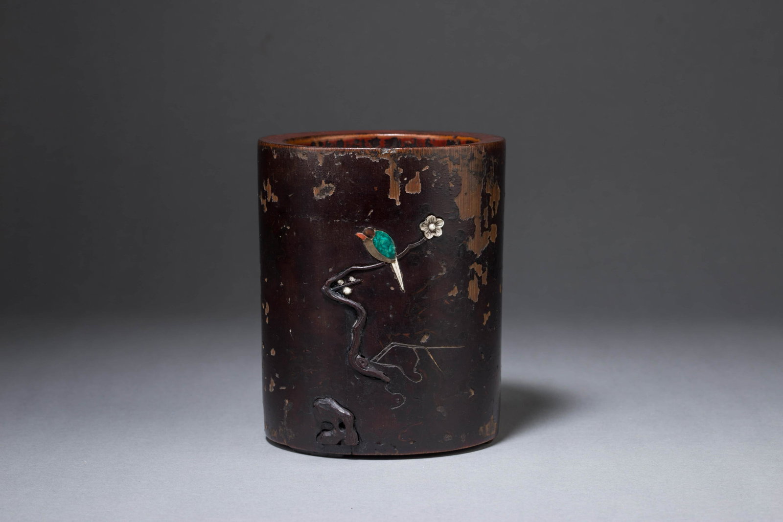 Hardstone Inlaid Lacquer Flower and Bird Brush Pot: Hardstone Inlaid Lacquer Flower and Bird Brush Pot ?漆?寶?鳥?筒 Diam.11cm, Height:13.3cm, Detailed condition reports are not included in this catalog. For additional informatio