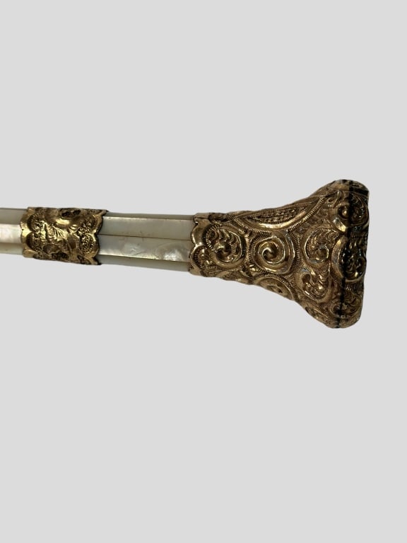19 th Victorian English gold-tone with mother of pearl cane GOLD GRIP Amazing CANE WALKING STICK (1 of 9)