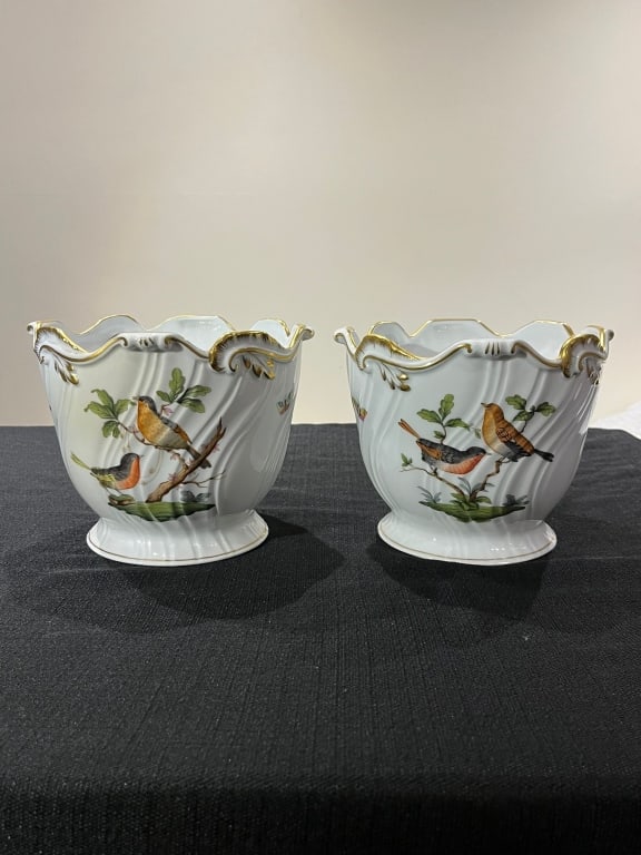 A pair of Herend rothchild birds bowl in good con (1 of 5)