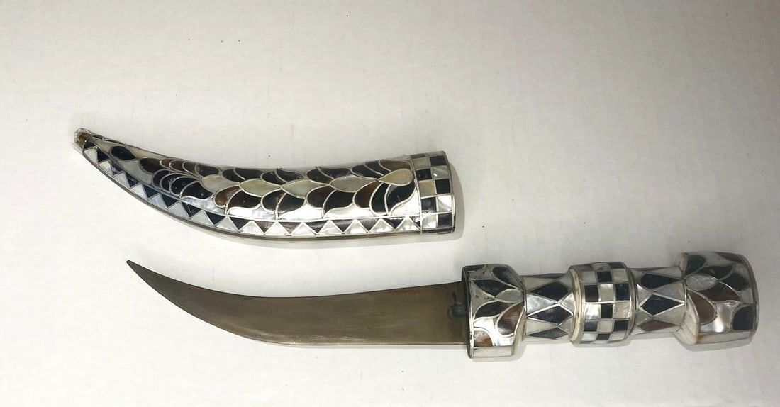A mother of pearl inlaid dagger knife khanjar SYRIAN (1 of 6)