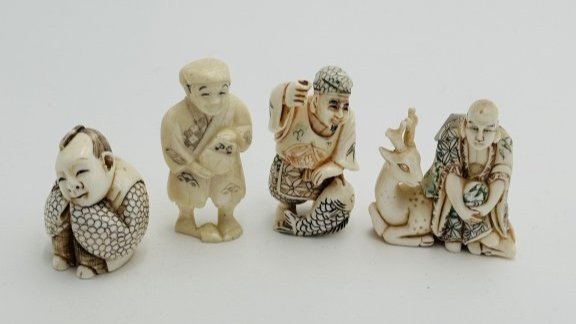 four19 th  Chinese Netsuke hard carved animals figure (1 of 3)