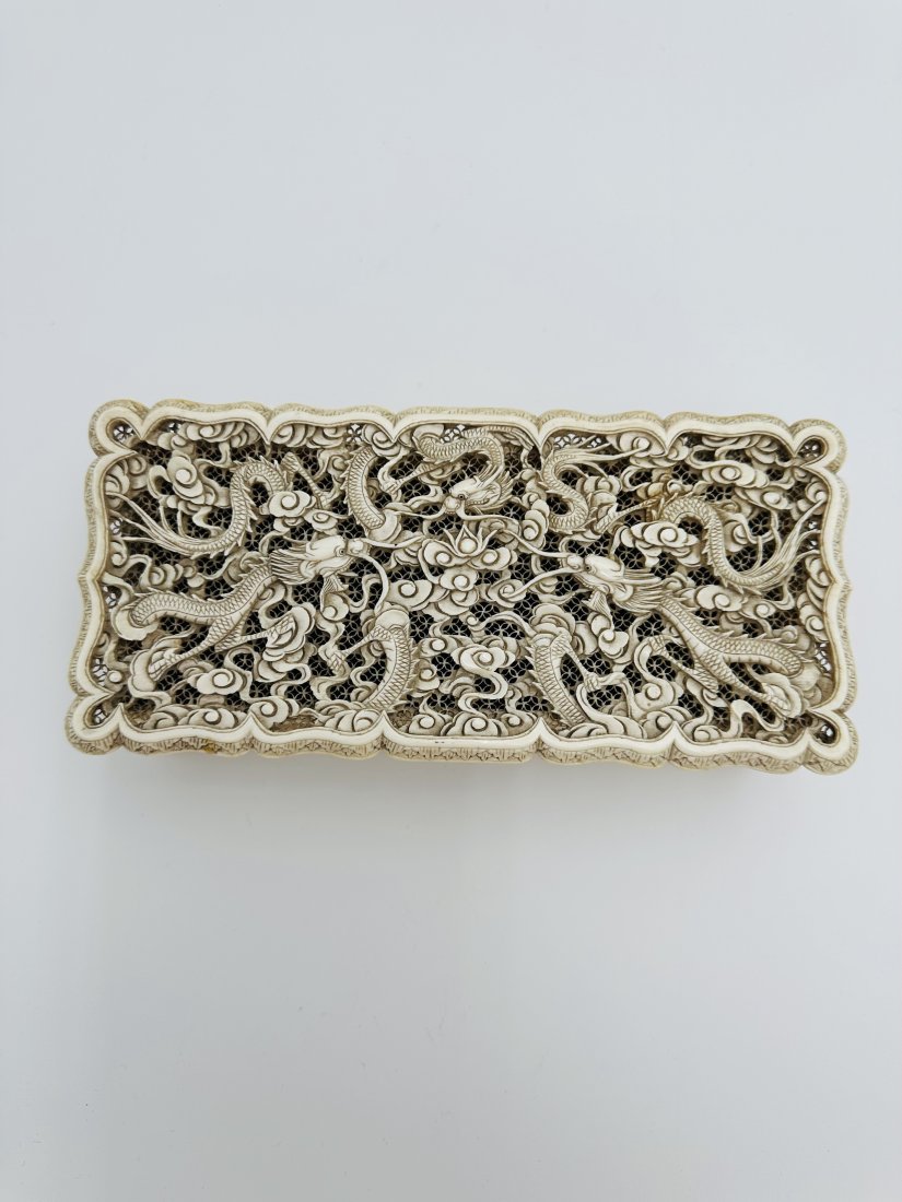 Amazing 18 th A Chinese hard carved box with dragons canton (1 of 4)