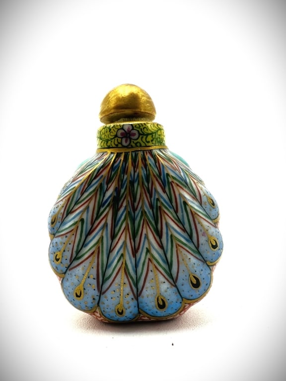 19c Carved snuff battle Porcelain chinese Ornament 19c Carved snuff battle Porcelain chinese (1 of 4)