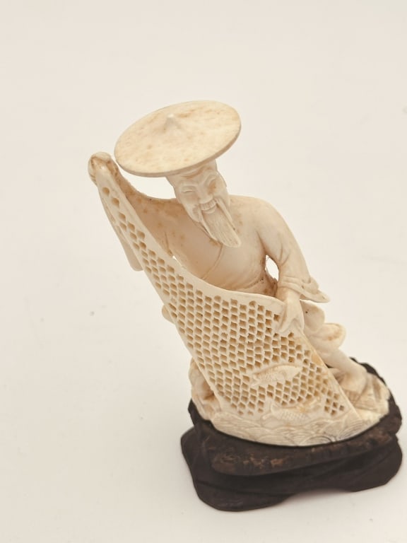 19 th chinese fishing with Trawl fish 19 th chinese fishing with Trawl fish: 19 th Chinese fishing with Trawl fish For condition report please contact E-mail :(antiquesyorkville@gmail.com ) phone:(+647-671-4495) Thanks Yorkville Auction