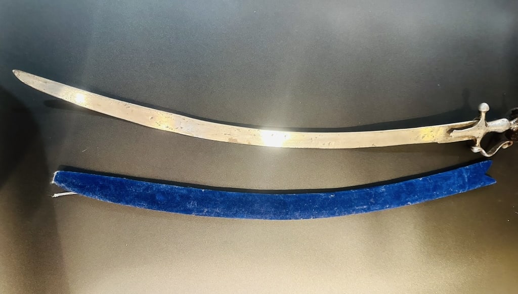 Antique Indian Islamic Mughal Steel Tulwar Antique Indian Islamic Mughal Steel Tulwar  L 9from (1 of 10)