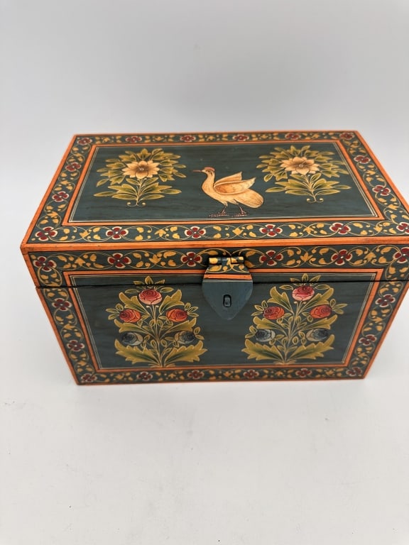 indian persain hand painted box indian persain hand painted box .SIZE L 26 CM BY W 17 CM BY 17 CM.: indian persain hand painted box .SIZE L 26 CM BY W 17 CM BY 17 CM. .For condition report please contact E-mail :(antiquesyorkville@gmail.com ) phone:(+647-671-4495) Thanks Yorkville