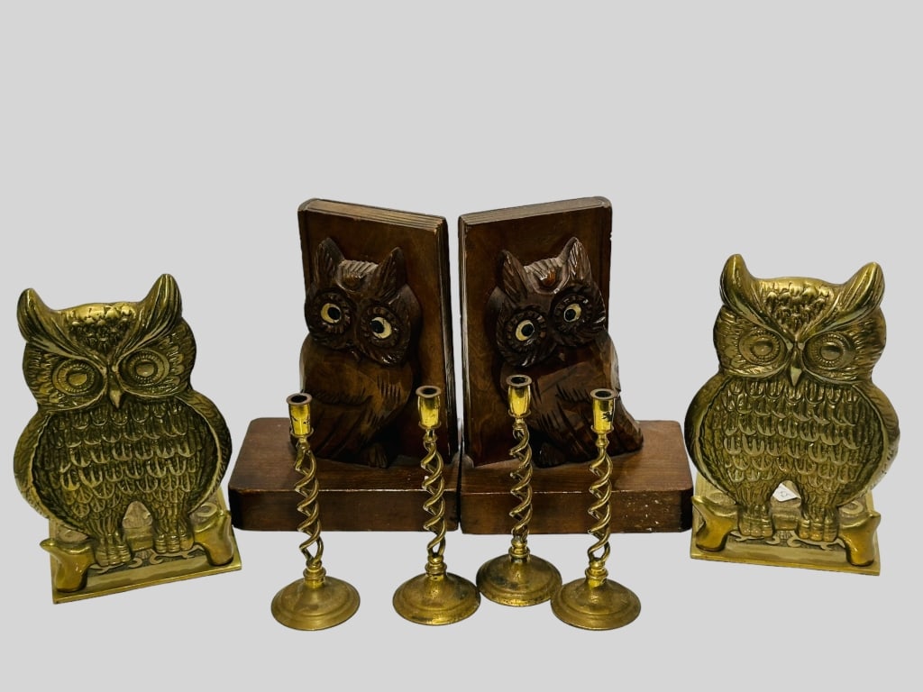 Brass and wood Owl Bookends and small candles: collection Brass and wood Owl Bookends candles Brass and wood Owl Bookends and small candles For condition report please contact E-mail :(antiquesyorkville@gmail.com ) phone:(+647-671-4495) Thanks Yor