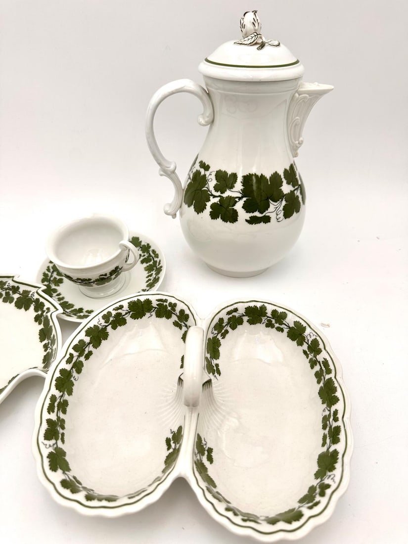 Meissen Porcelain Tea Set with Green Leaf Garland Meissen Porcelain Tea Set with Green Leaf Garland (1 of 8)