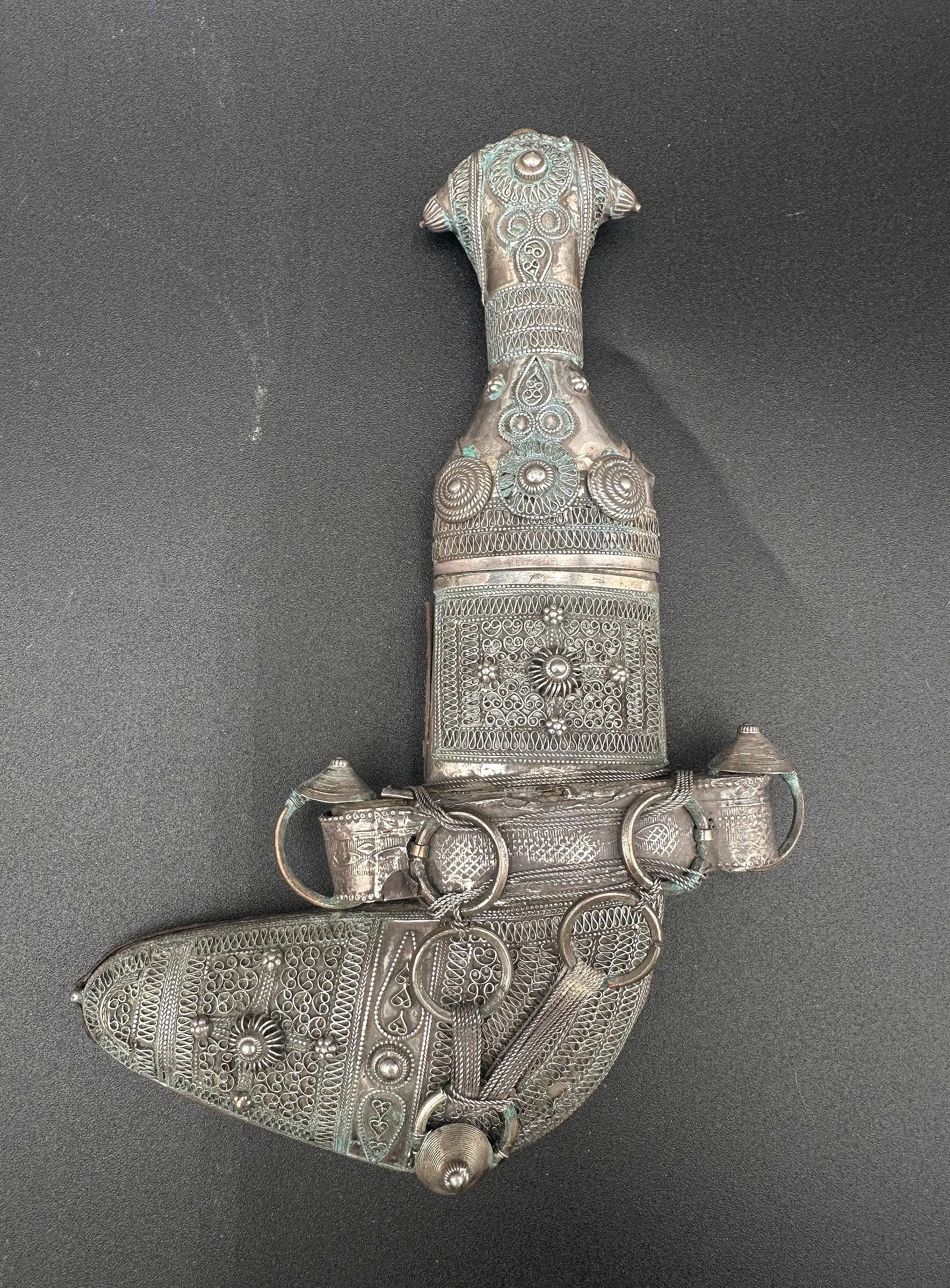 ANTIQUE YEMENI JAMBIYA SILVER DAGGER (1 of 4)