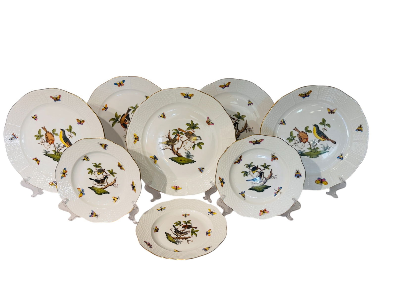 Eight pieces of Herend porcelain in the   'Rothschild Bird' (1 of 4)