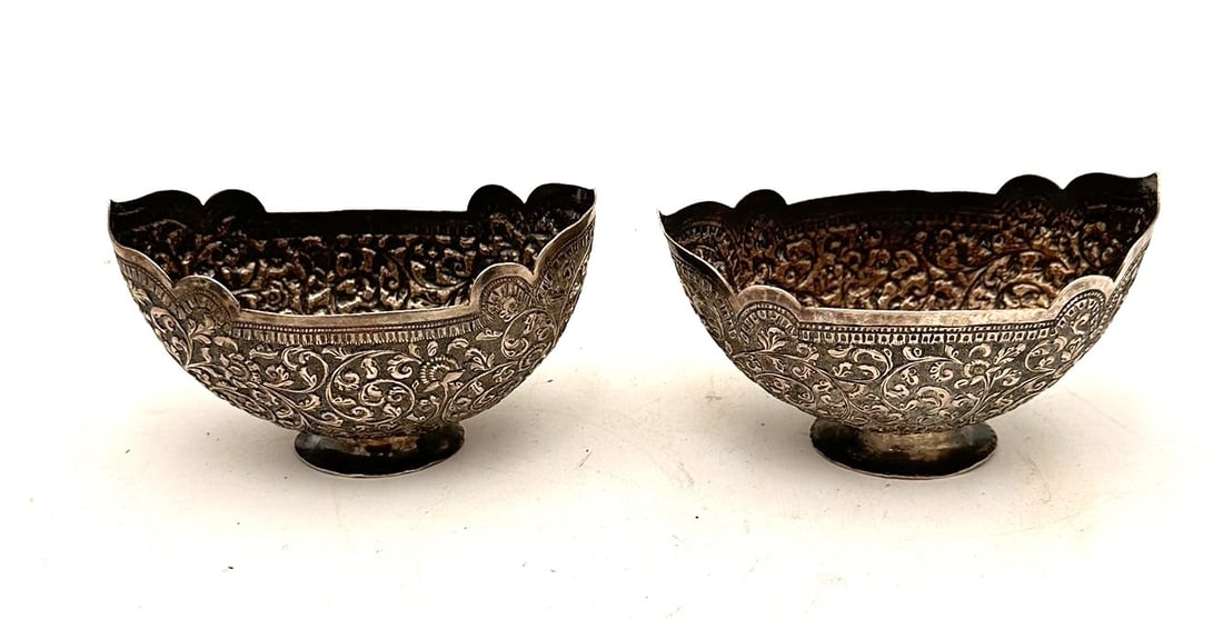 Antique Middle Eastern / Indian Silver BowlsLate h Pair of Antique Middle Eastern / Indian Silver (1 of 6)