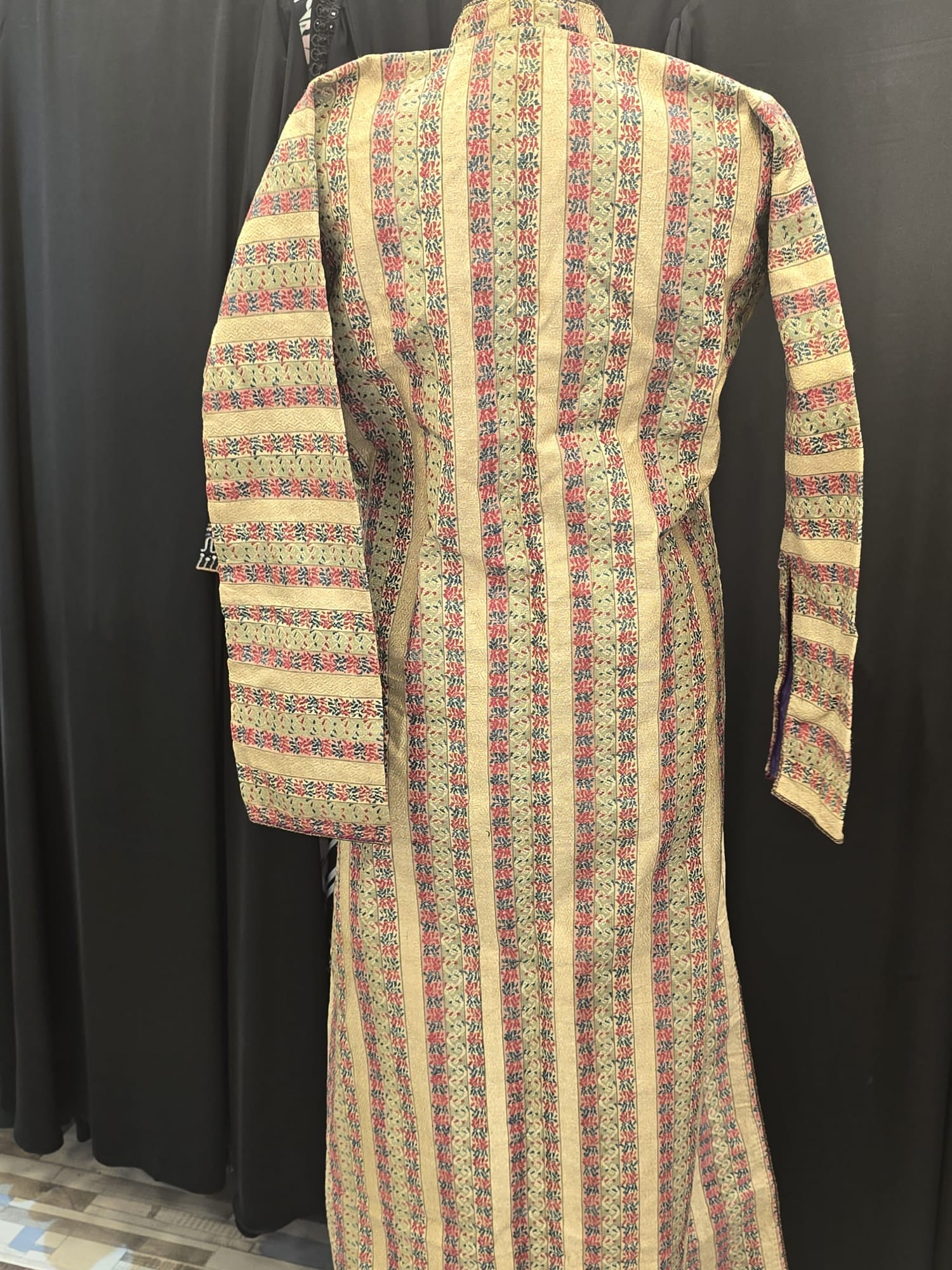 Türkiye, Ottoman Dynasty, Late 18th- 19th Century Woman’s Robe (Üçetek Entari): Türkiye, Ottoman Dynasty, Late 19th to Early 20th CenturyWoman’s Robe (Üçetek Entari)An elegant Ottoman woman’s robe, or üçetek entari, composed of luxurious silk brocade with alternating wid