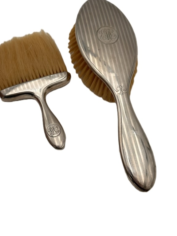 Pair of Sterling Silver Grooming Brushes, by Ryrig Pair of Sterling Silver Grooming Brushes, by (1 of 5)