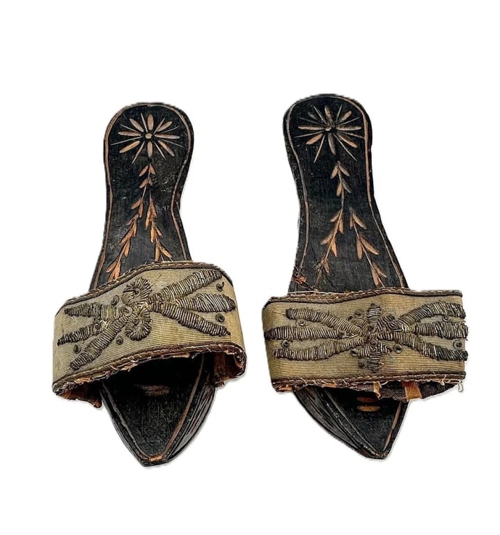 Pair of Ottoman Wooden Hammam Sandals (Qabqab / Nh A fine pair of Ottoman carved wooden hammam (1 of 1)