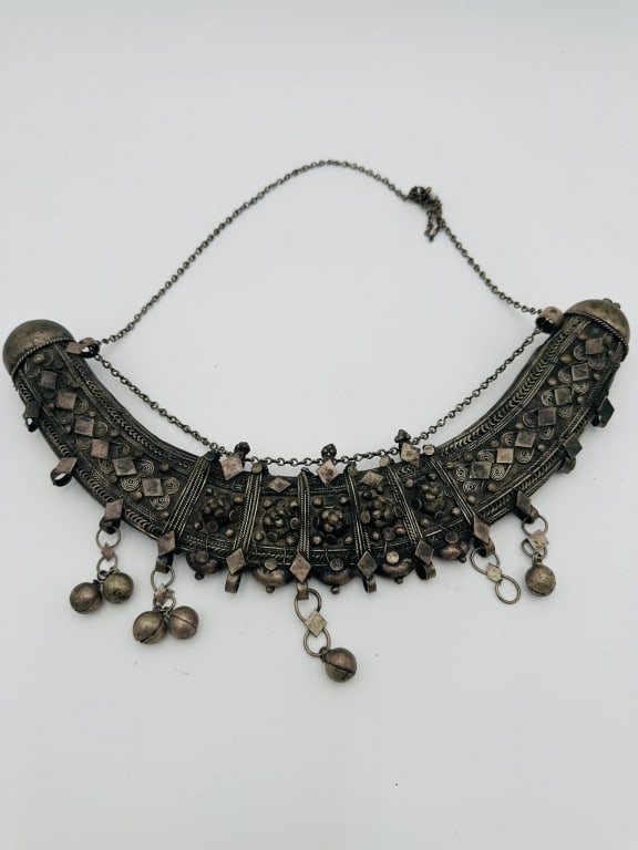 Antique Yemen Silver Crescent Wedding Necklace Antique Yemen Silver Crescent Wedding Necklace W 31 (1 of 4)
