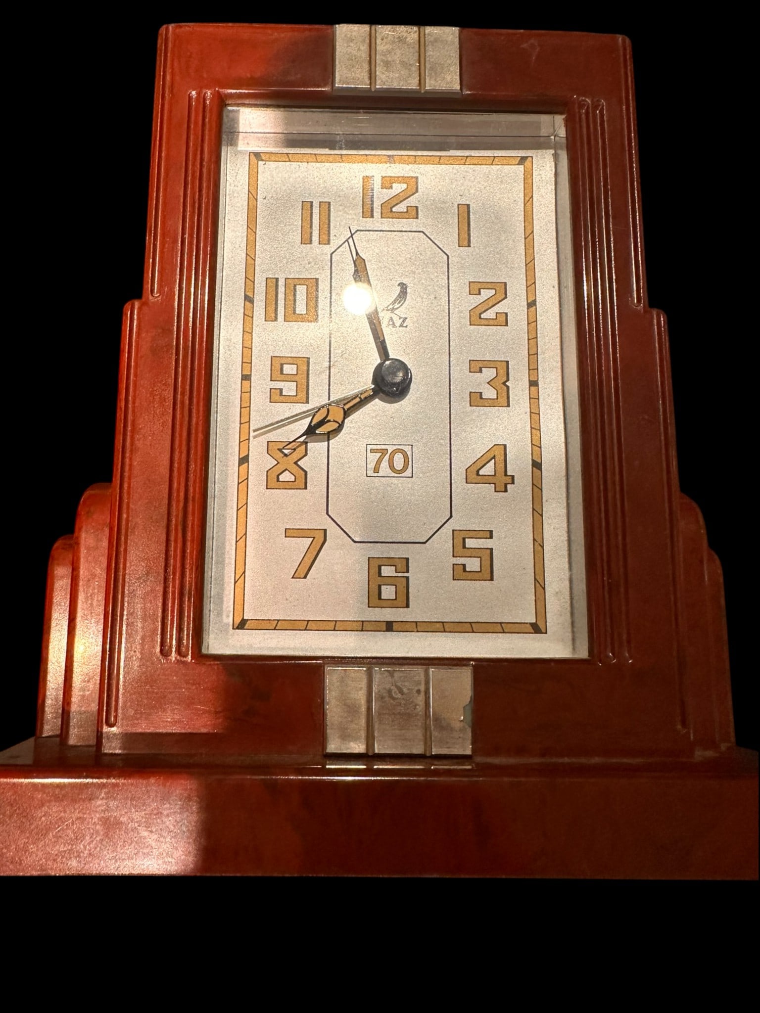 Art Deco Bakelite Mantel Clock (1 of 7)