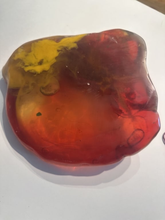 early 20 century amber BRUSH WASHER WITH DRAGON early 20 century amber BRUSH WASHER WITH DRAGON: early 20 century amber BRUSH WASHER WITH DRAGON