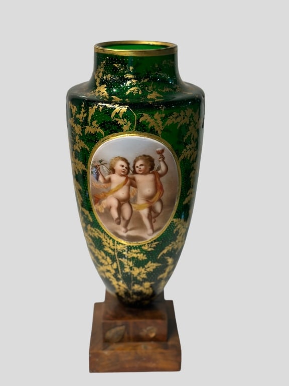 Antique Bohemian Green Glass Vase with Putti Scene and Gilt Decoration ? 19th Century A beautiful: Antique Bohemian Green Glass Vase with Putti Scene and Gilt Decoration ? 19th Century A beautiful 19th-century Bohemian green glass vase, richly decorated with hand-painted
