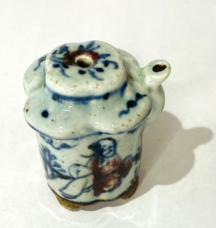 A rare small Chinese porcelain miniature teapot finely decorated in underglaze cobalt blue and (1 of 7)