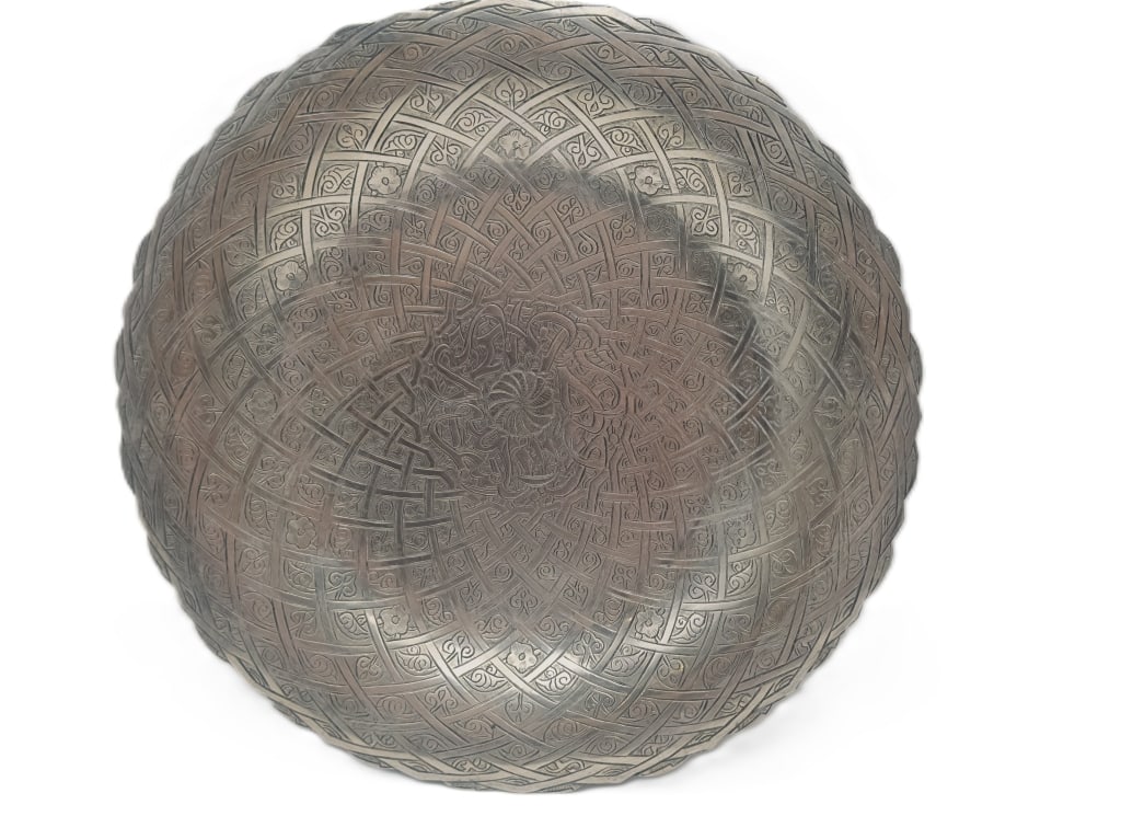 Sterling Silver Dish with Arabic CalligraphySterling silver dish finely hand-engraved with (1 of 6)
