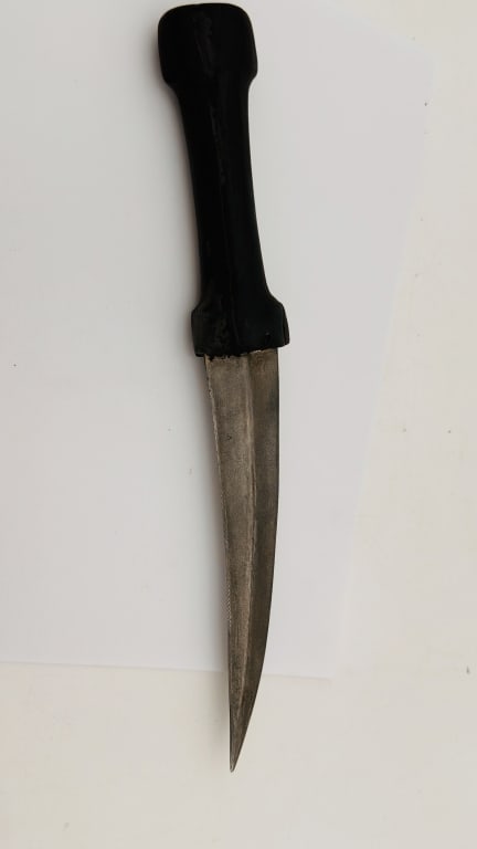 19th Ottoman Turkish Khanjar A traditional Khanjar dagger featuring a slightly curved, (1 of 13)