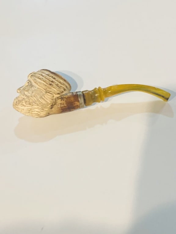 VINTAGE MEERSCHAUM AMBER ENGRAVED PIPE,L14 CM ,. For condition report please contact E-mail (1 of 5)
