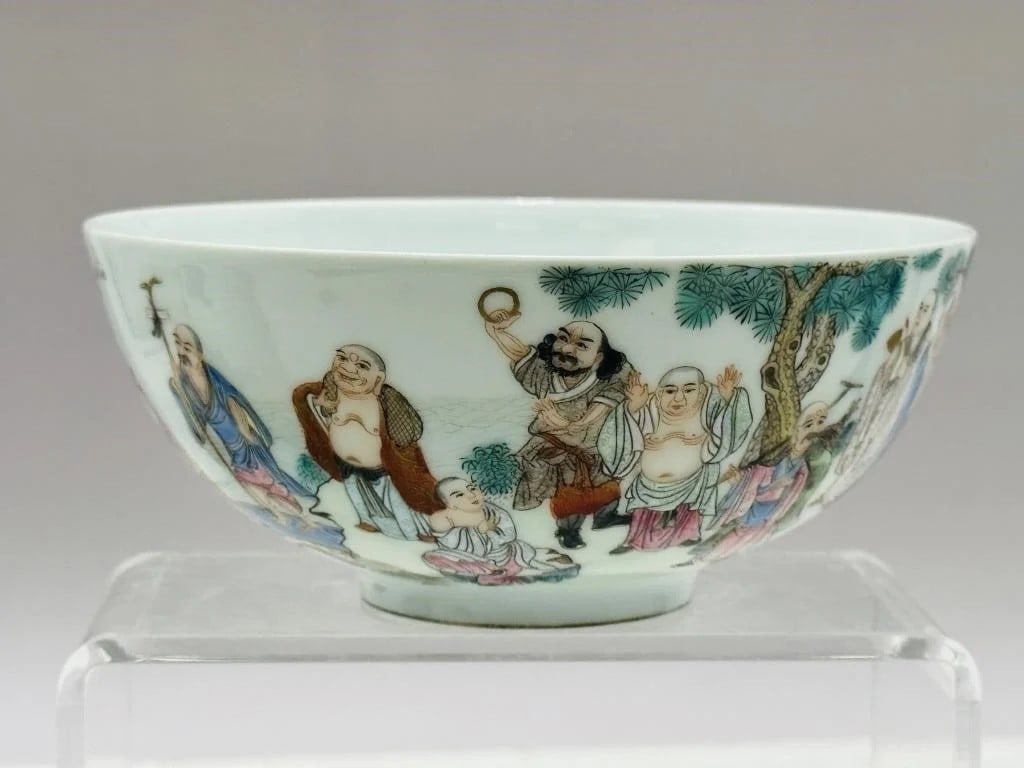 Qing Dynasty Marked, Porcelain bowl A Chinese famille rose porcelain bowl finely decorated with a (1 of 8)