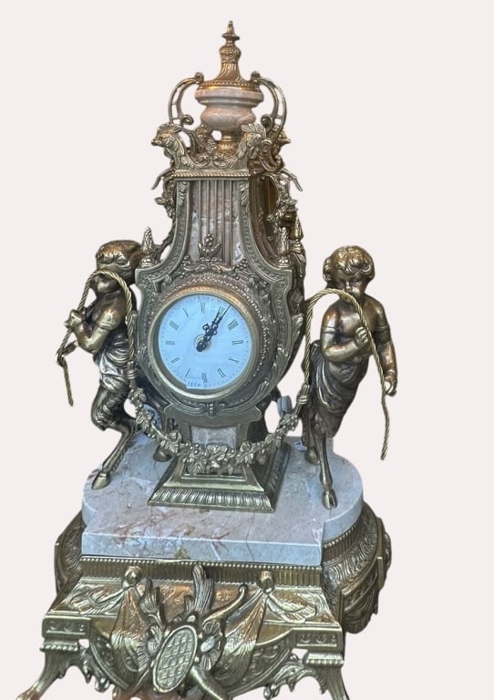 an elegant Italian Brevettato mantel clock craftes an elegant Italian Brevettato mantel clock (1 of 2)
