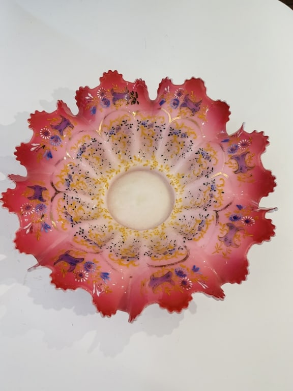 Antique Victorian Pink Cased Glass Rufl A magnificent 19th-century Victorian cased glass (or satin (1 of 3)